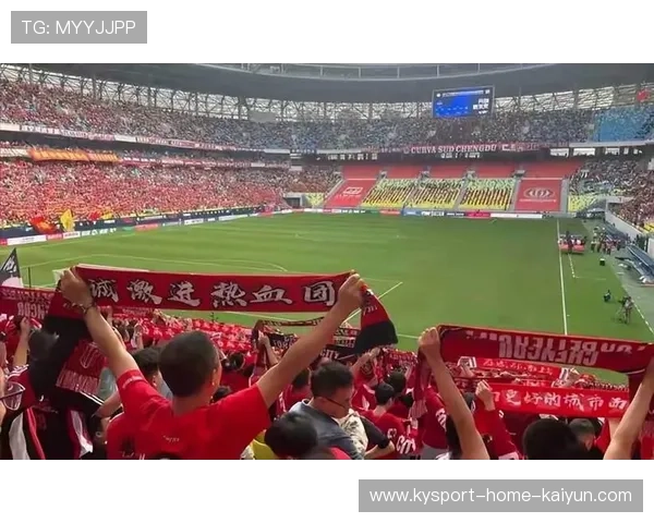 成都蓉城4-3惊天逆转：球迷泪洒三次的壮丽夜幕